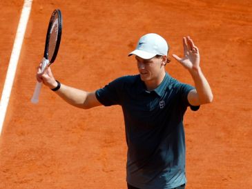 Jannik Sinner asumirá el número uno del mundo a partir del lunes, y alcanzará su semana 67 en la cima. EFE / S. Nogier