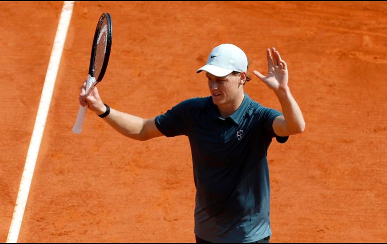 Jannik Sinner asumirá el número uno del mundo a partir del lunes, y alcanzará su semana 67 en la cima. EFE / S. Nogier