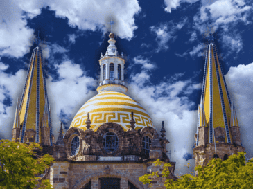 Los expertos del Servicio Meteorológico Nacional señalan quién es el verdadero responsable de la lluvia: el tamaño y la masa de la gota. ESPECIAL / CANVA