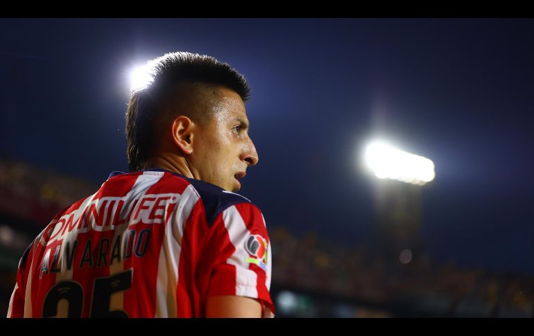 Chivas fue derrotado por los Tigres; no perdió el liderato, pero fue exhibido en el Volcán. IMAGO7