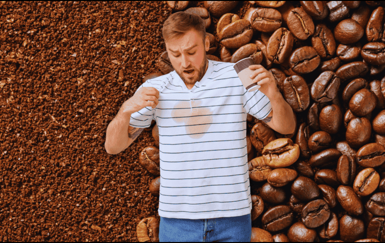 La clave del éxito con las manchas de café reside en la rapidez de acción y el uso de agentes desincrustantes adecuados según el tipo de tejido. ESPECIAL / CANVA