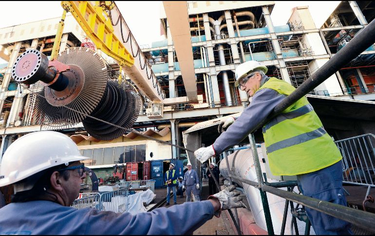 La CFE proyecta una planta de ciclo combinado cerca de Guadalajara. Esta tecnología que aprovecha gas natural y vapor genera electricidad con mayor eficiencia, menos combustible, menores emisiones y mayor estabilidad en el suministro. AFP