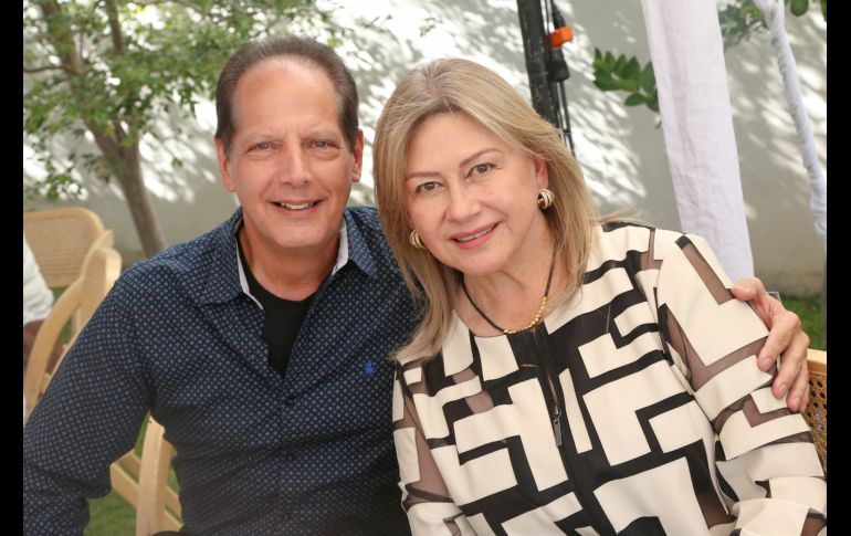 Javier Peregrina y Delia Godoy. GENTE BIEN JALISCO / Revista del 17 de abril 2026