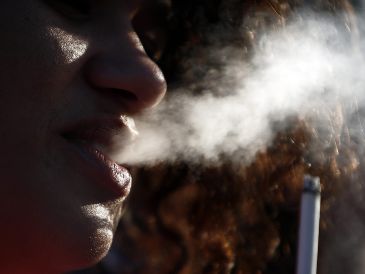 En este último año, la falsificación sumó 490 millones de unidades. EFE/ARCHIVO