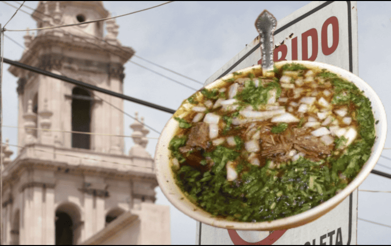 Si eres fanático de la gastronomía mexicana, te decimos dónde puedes encontrar la mejor birria en Jalisco. EL INFORMADOR / ARCHIVO / EFE / ARCHIVO