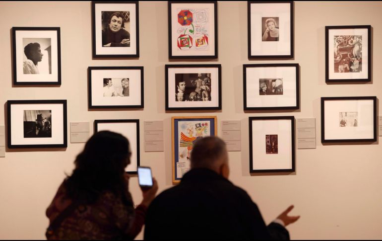Organizada en torno a tres ejes, la exposición reúne una parte relevante del archivo personal de Poniatowska. EFE/Sáshenka Gutiérrez