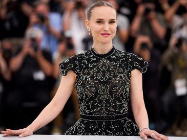 Natalie Portman confirmó públicamente su tercer embarazo a través de una entrevista donde expresó su profunda gratitud por esta nueva etapa junto a Tanguy Destable. /AP/ARCHIVO