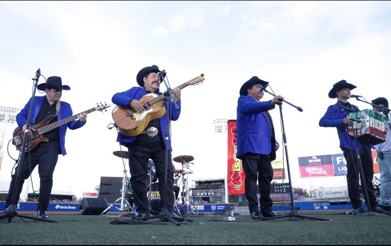 Los Cadetes de Linares pusieron la música previa al juego. CORTESÍA/Charros de Jalisco