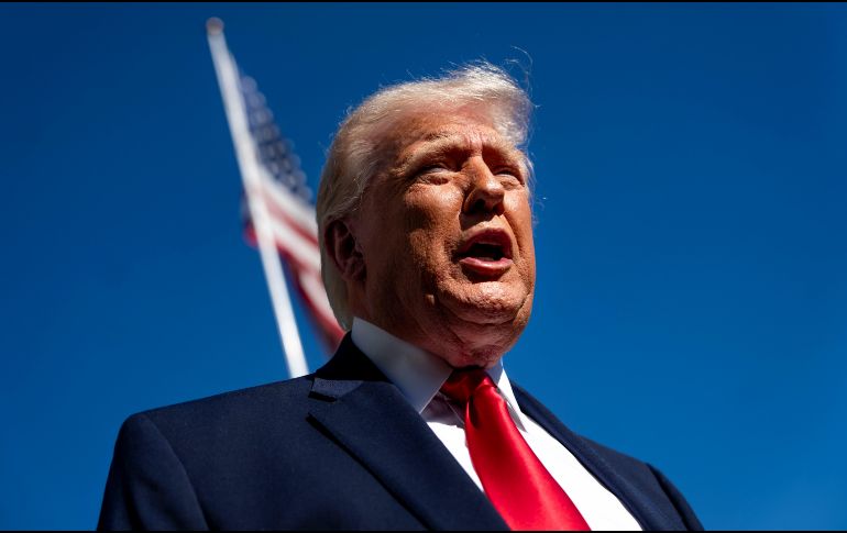 Donald Trump firmó una orden ejecutiva para impulsar la investigación médica con psicodélicos en Estados Unidos. EFE/ARCHIVO
