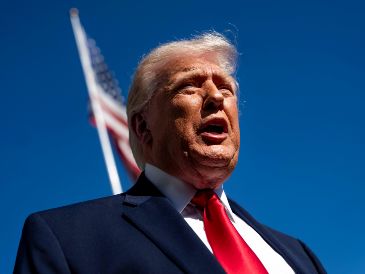 Donald Trump firmó una orden ejecutiva para impulsar la investigación médica con psicodélicos en Estados Unidos. EFE/ARCHIVO
