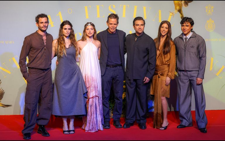 La cita incluyó una alfombra roja y la proyección de sus dos primeros episodios en la Sala Guillermo del Toro de la Cineteca FICG. EL INFORMADOR/ A. NAVARRO.