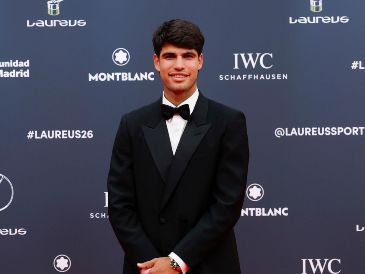 Ganador de 26 títulos ATP y actual número 2 del mundo, Alcaraz conquistó 8 torneos el año pasado; este año ganó en Australia y en Doha. EFE / J. J. Guillén