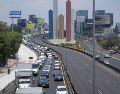 Los conductores que ignoran esta restricción se exponen a sanciones que van de 20 a 30 UMAs, lo que en 2026 equivale a multas aproximadas de entre 2 mil 250 y 3 mil 500 pesos. SUN / ARCHIVO