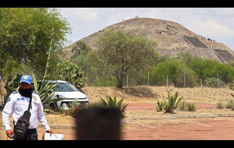 Como parte de las recomendaciones emitidas tras el ataque, se pidió a las personas que se encontraban cerca del lugar comunicarse con familiares y amigos para informar sobre su situación. EFE / M. Hartz