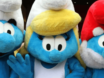 Dentro del parque encontrarás pequeñas casas en forma de hongo, escenarios coloridos y figuras de personajes tan conocidos como Pitufina, Papá Pitufo, Gruñón y Fortachón. EL INFORMADOR/ARCHIVO