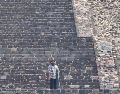 Fotografía tomada de Rastreo de Redes que muestra al autor de un tiroteo que dejó este lunes al menos dos muertos y 13 extranjeros lesionados en la zona arqueológica de Teotihuacán. EFE