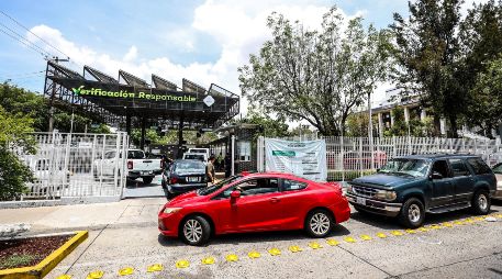 Las autoridades estatales subrayaron que este esquema no solo busca reducir la contaminación ambiental, sino también generar mayor conciencia entre los automovilistas sobre el impacto que tienen sus vehículos en el entorno. EL INFORMADOR / ARCHIVO