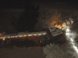 Este hecho se suma a una serie de accidentes recientes en la misma rúa federal que involucran el transporte de sustancias peligrosas. X/@GN_Carreteras Guardia Nacional Carreteras