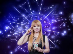 Según Mhoni Vidente, algunos tendrán la oportunidad de atraer dinero, cerrar negocios importantes o recibir noticias laborales favorables, mientras que otros vivirán momentos intensos en el amor, reconciliaciones o la llegada de una persona especial. FACEBOOK/MHONIVIDENTE