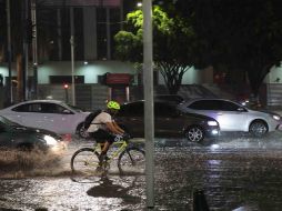 La lluvia de anoche ayudó a la dispersión de contaminantes en el ambiente de la Ciudad de México. SUN/J. Boites