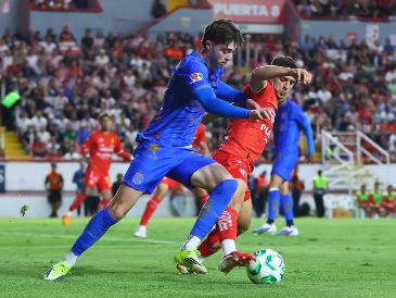 Con 35 puntos, el Rebaño se mantiene en la cima, pero siente el aliento de los Pumas de la UNAM, que con 33 unidades acechan la posición de honor a falta de una fecha. IMAGO7