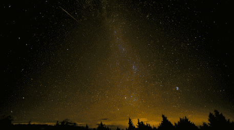 El radiante de la lluvia de meteoritos se encuentra en la constelación de Lira, cerca de su estrella más brillante, Vega. CANVA