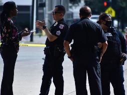 Policías locales siguen apostados en los alrededores del centro comercial afectado por el enfrentamiento a tiros entre dos grupos de personas. PIXABAY