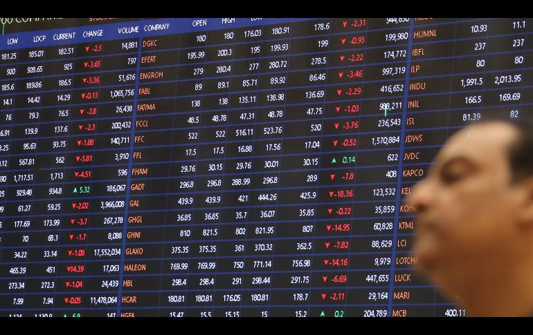 La situación en el estrecho de Ormuz aún no se resuelve, por lo que los precios del petróleo están lejos de controlarse. EFE/R. Khan