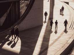 Los expertos recomiendan no mirar directamente al Sol, ya que la radiación solar puede dañar la vista incluso en pocos segundos. PIXABAY