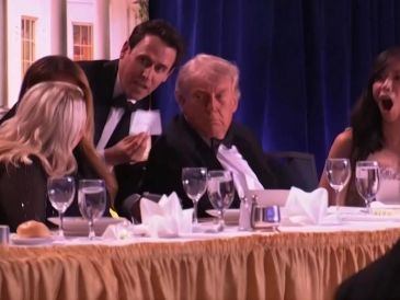 Trump explicó poco después del incidente que el atacante era un "loco" y un "lobo solitario" que no llegó a traspasar el perímetro de seguridad. EFE/Casa Blanca