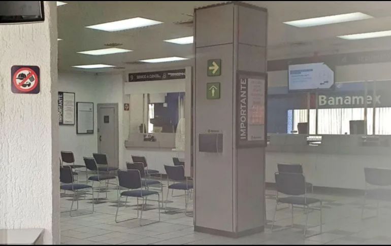 Los usuarios con trámites en ventanilla deberán anticipar sus operaciones para evitar contratiempos. EL INFORMADOR/ ARCHIVO.