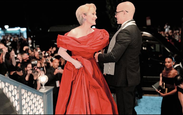 Meryl Streep y Stanley Tucci lucen un look digno de la revista Runway. ESPECIAL