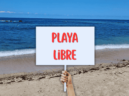 Los manifestantes denuncian públicamente que las obras de un enorme muro de piedra están destruyendo el entorno natural y bloqueando el libre acceso a la conocida Playa Las Cocinas. ESPECIAL / CANVA