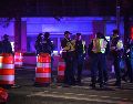 Imagen del 25 de abril de 2026 de oficiales de la policía montando guardia cerca del Hotel Washington Hilton donde se llevó a cabo la cena de corresponsales de la Casa Blanca, en Washington D.C., Estados Unidos. Xinhua/L. Rui.