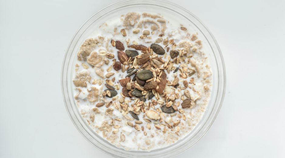 Una de las ventajas de la avena es que  prolonga la sensación de saciedad UNSPLASH / D. NEPRIAKHINA