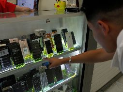 Aunque el Gobierno de México sostiene que el registro de los celulares ayudará a mitigar delitos como la extorsión y el fraude, la mayoría no confía en entregar sus datos personales. EL INFORMADOR/ARCHIVO