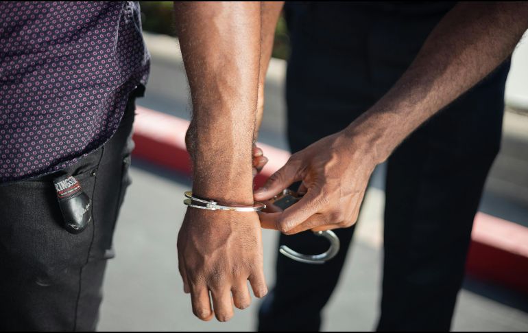 Según las autoridades, las detenciones responden a una denuncia recibida el mes pasado de una antigua adepta de la organización sobre delitos supuestamente cometidos en 2023. Pexels