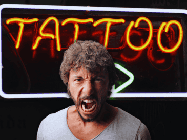 Los clientes que eligen zonas óseas suelen requerir más pausas en su tatuaje, lo que prolonga las sesiones y modifica por completo la dinámica de trabajo en el estudio. ESPECIAL / CANVA
