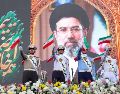 Miembros del ejército de Irán con la imagen del líder Mojtaba Khamenei en Teherán. EFE / ARCHIVO