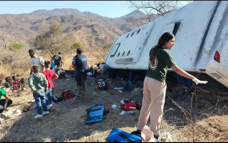 Gobiernos de Jalisco y Nayarit coordinan atención médica y apoyo a familias tras accidente. CORTESÍA/Gobierno de Nayarit