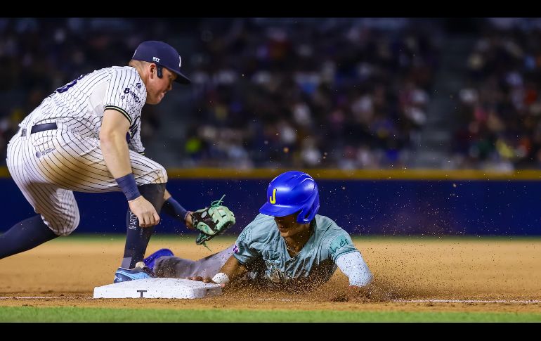 Los Charros de Jalisco iniciaron con tropiezo en su visita a Nuevo León, luego de caer por una cerrada pizarra de 1-3 ante los Sultanes de Monterrey en el primer juego de la serie. CORTESÍA