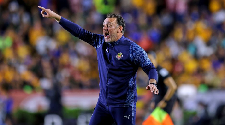 El argentino se enfoca en la estrategia que permita a Chivas anotar los dos goles necesarios y mantener su portería en cero para avanzar a las semifinales. IMAGO7.