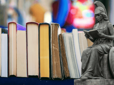 A lo largo de sus 57 años de historia, esta feria ha mantenido su esencia: acercar los libros a la población en un espacio abierto, convirtiéndose en una puerta de entrada a la lectura para muchas personas. ESPECIAL/ Unsplash
