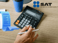 Este análisis permite validar que los datos reportados ante la autoridad sean correctos y transparentes, lo que contribuye a generar confianza y certeza en el cumplimiento tributario. CANVA