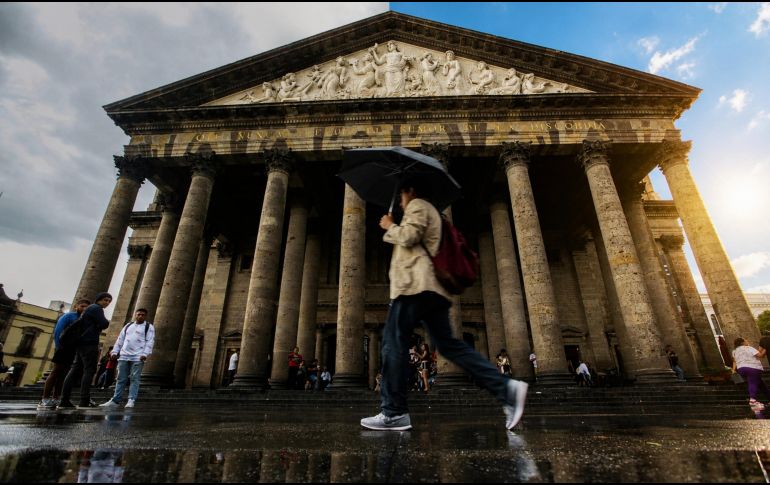 Aunque las lluvias atípicas traerán momentos de frescura, mayo mantendrá su reputación histórica como el mes más caluroso del año. ESPECIAL / EL INFORMADOR y CANVA