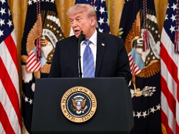 Trump propuso que barcos chinos se dirijan a Texas, Luisiana o Alaska para adquirir hidrocarburos. EFE/A. Gordon