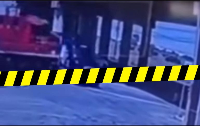 Tren y pipa chocan en Querétaro; circulan videos del accidente