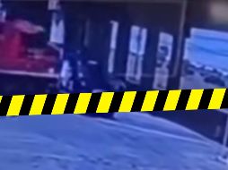 Tren y pipa chocan en Querétaro; circulan videos del accidente