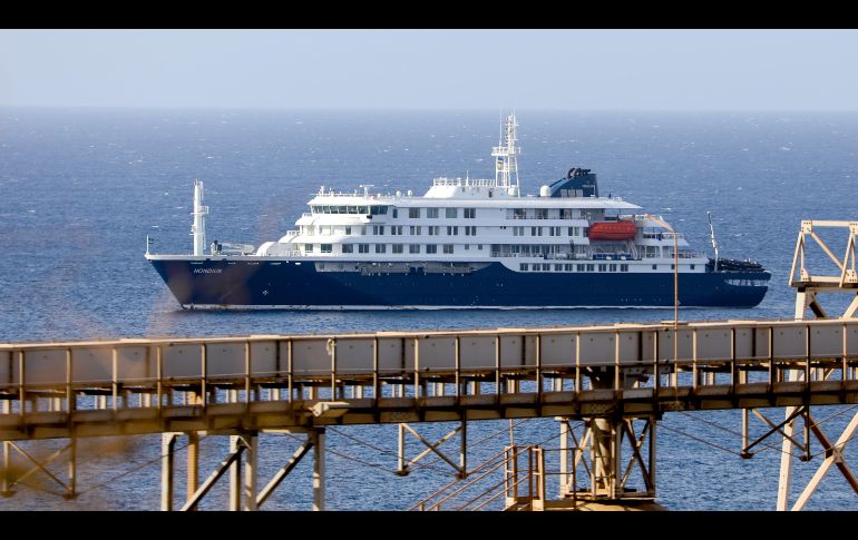 La OMS investiga una inusual transmisión de persona a persona del letal virus Andes a bordo del MV Hondius mientras España organiza un operativo de desembarque. EFE/E. Monteiro