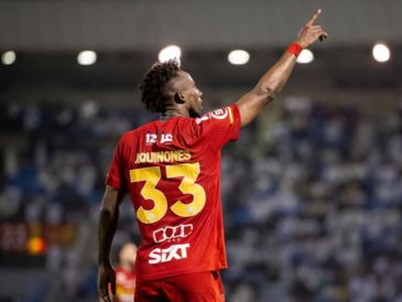 Quiñones, quien aterrizó en el futbol árabe en 2024, se ha consolidado como la máxima figura de su equipo y el terror de las defensas rivales. INSTAGRAM/ @julianquinones33.